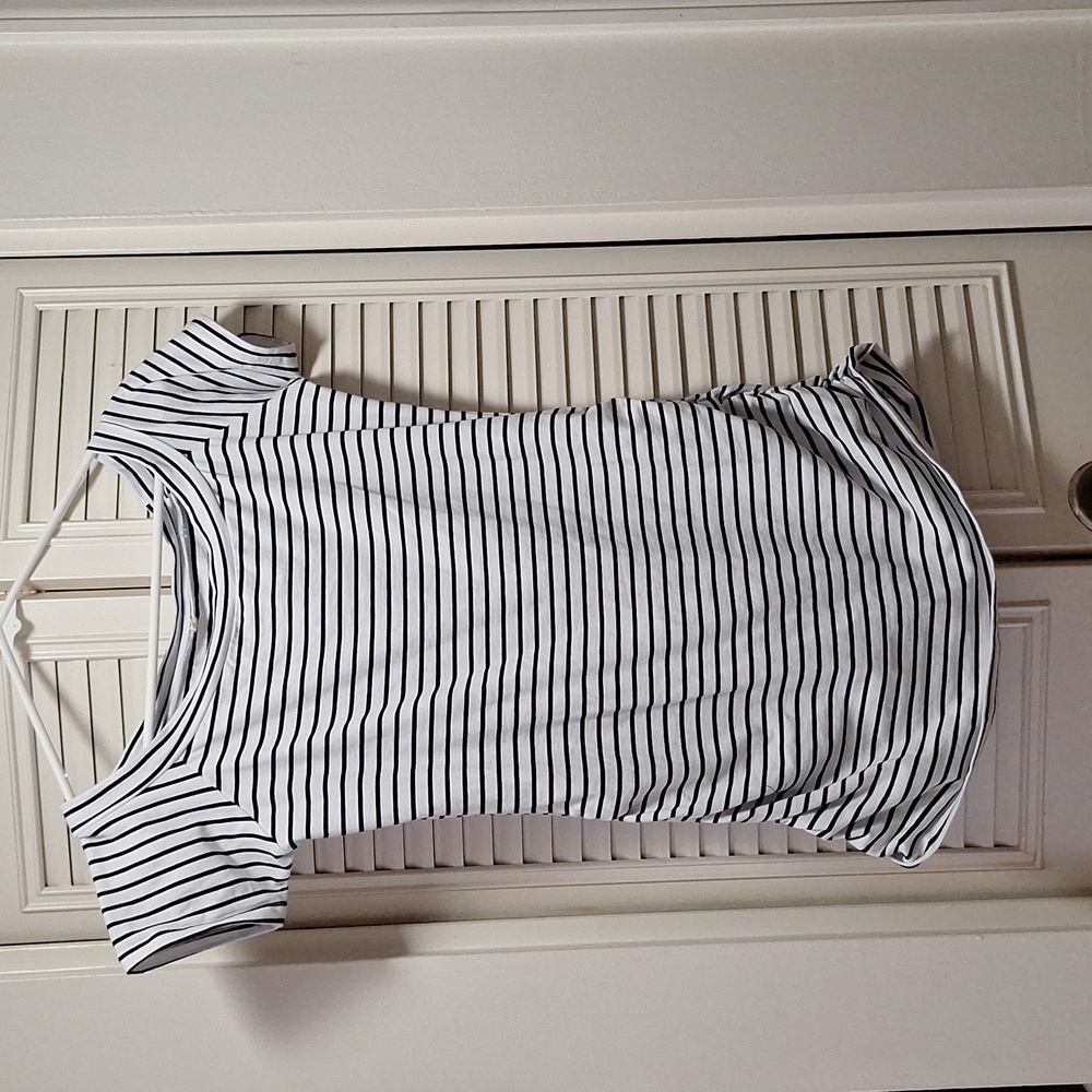 No brand (Medium) maternity black and white stripe short sleeve tee